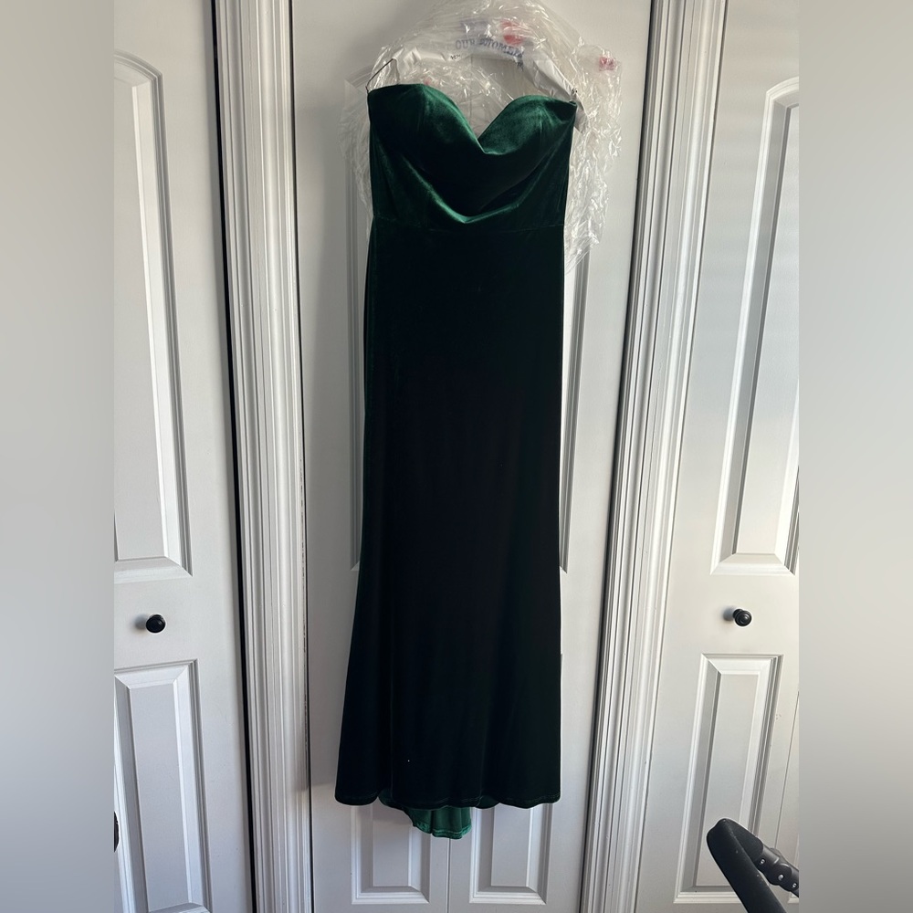 Emerald Green Strapless Velour Dress Size 8